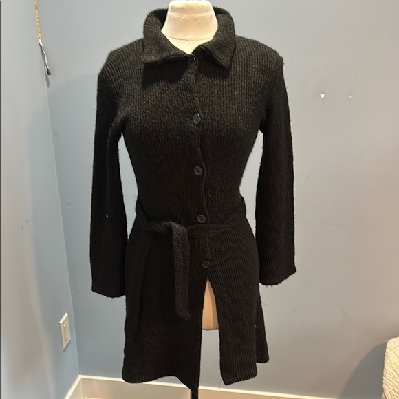 dameda Sweaters - Chic Black Knit Cardigan with Buttons